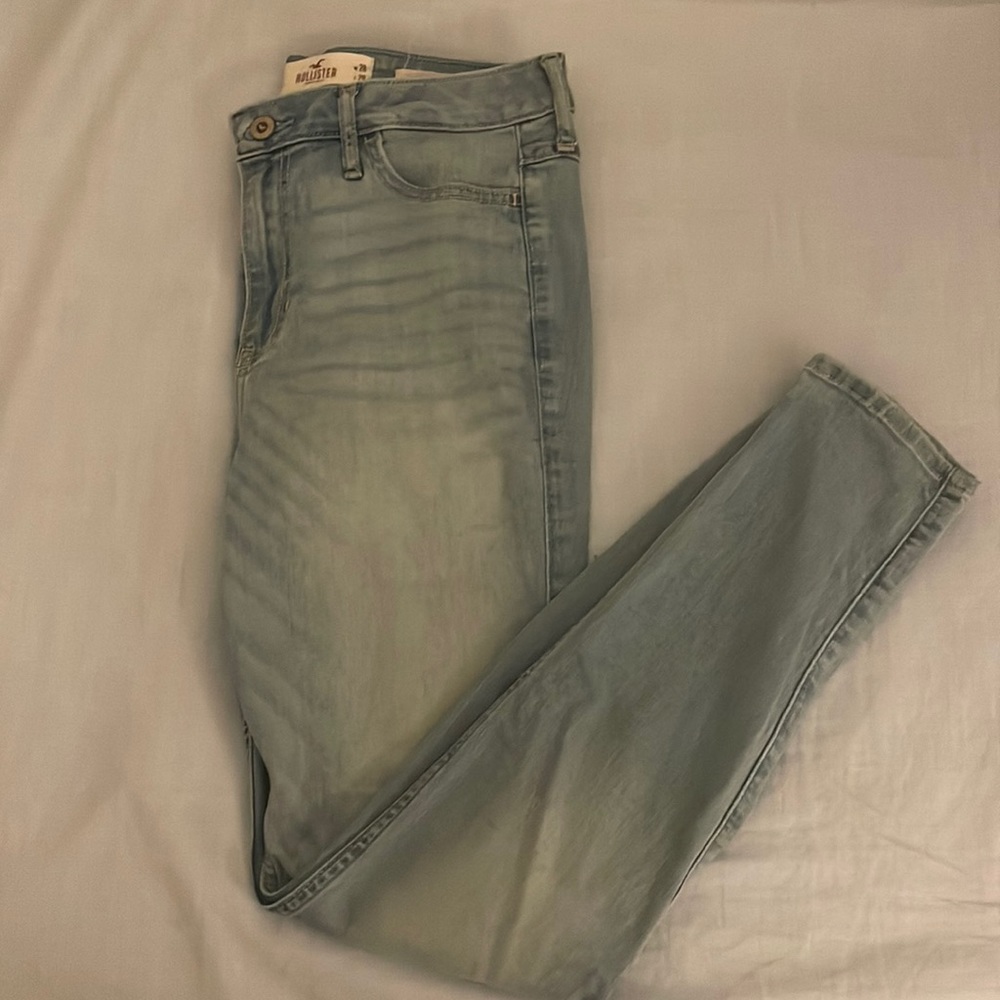 Hollister Light Wash Blue Jeans